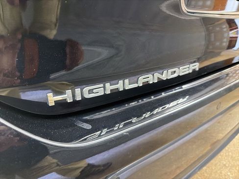 Used 2023 Toyota Highlander Limited AWD/4WD image 26