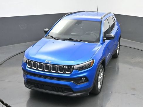 Used 2024 Jeep Compass Latitude AWD/4WD image 36