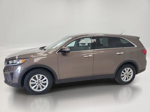 Used 2020 Kia Sorento LX image 4