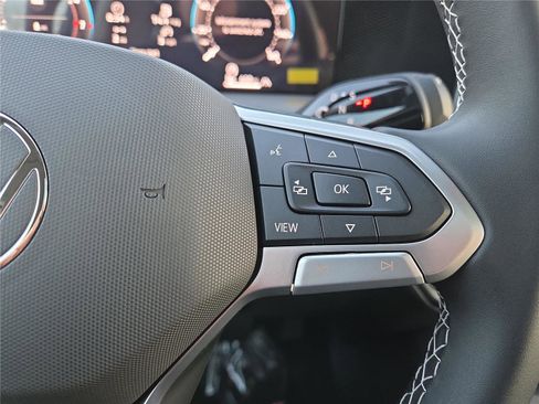 New 2026 Volkswagen Tiguan SE image 16