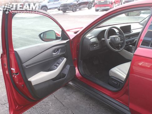 Used 2023 Honda Accord EX image 10