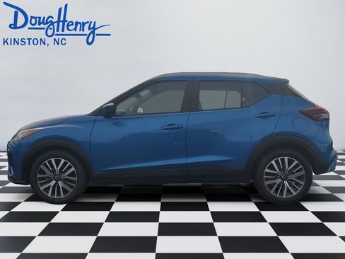 Used 2024 Nissan Kicks SV FWD image 2