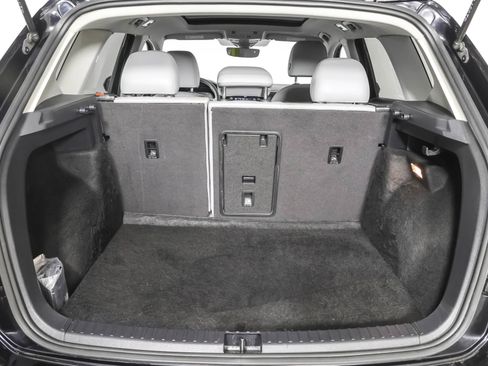 Used 2023 Volkswagen Taos SE w/ Panoramic Sunroof Package AWD/4WD image 40