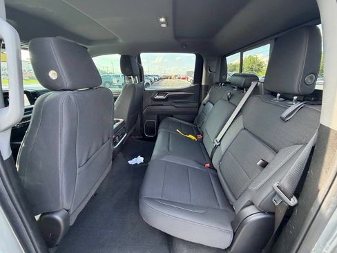 Used 2025 GMC Sierra 1500 Elevation w/ Preferred Package AWD/4WD image 4