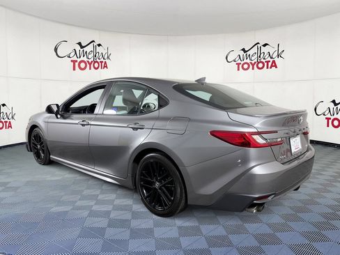 Used 2025 Toyota Camry SE FWD image 6