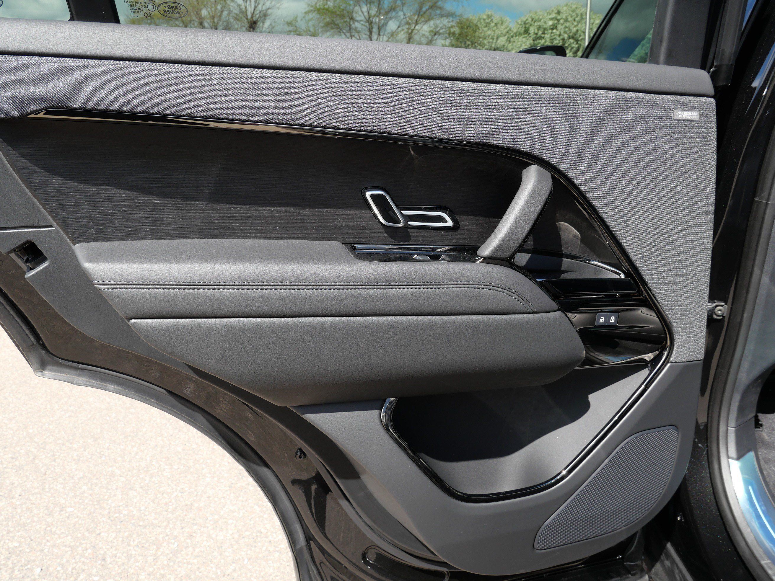 New 2026 Land Rover Range Rover Sport Dynamic SE AWD/4WD image 6