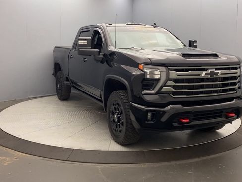 Used 2024 Chevrolet Silverado 2500 High Country w/ High Country Premium Package AWD/4WD image 7