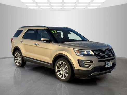 Used 2017 Ford Explorer Limited w/ Equipment Group 301A image 2