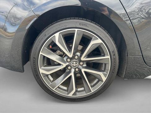 Used 2020 Toyota Corolla SE w/ SE Premium Package image 23