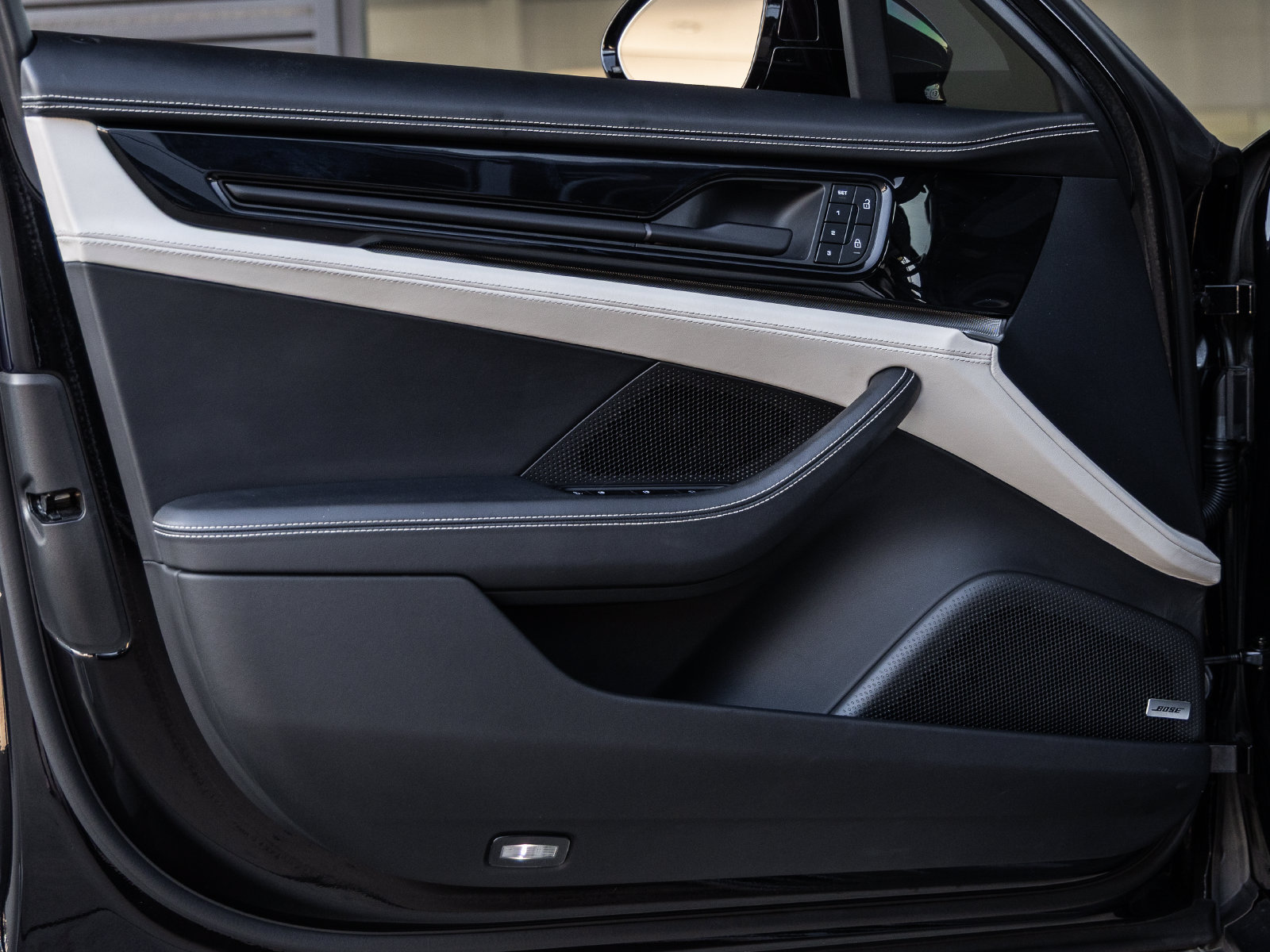 Certified 2024 Porsche Panamera RWD image 18