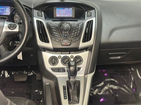 Used 2014 Ford Focus SE w/ Equipment Group 201A FWD image 15