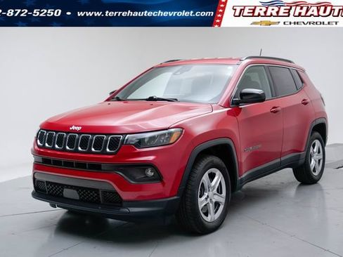 Used 2024 Jeep Compass Latitude AWD/4WD image 1