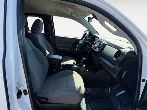 Used 2023 Toyota Tacoma SR AWD/4WD image 19