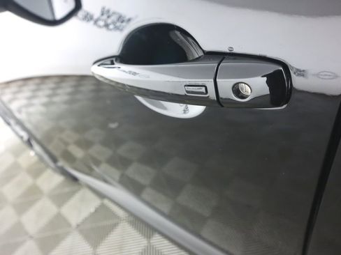 Used 2023 Nissan Rogue SV w/ SV Premium B Package image 33