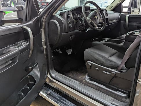 Used 2013 Chevrolet Silverado 2500 LT w/ Interior Plus Package AWD/4WD image 6