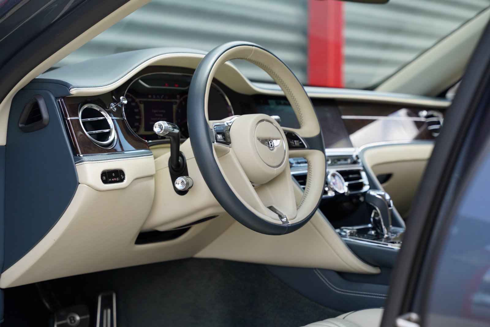 Used 2020 Bentley Flying Spur W12 AWD/4WD image 16