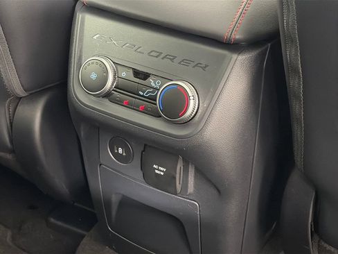 Certified 2025 Ford Explorer ST image 30