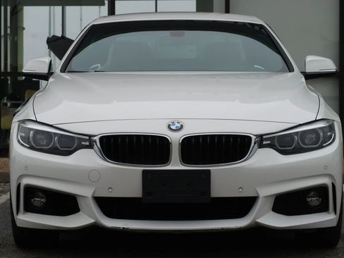 Used 2018 BMW 440i xDrive Convertible image 2
