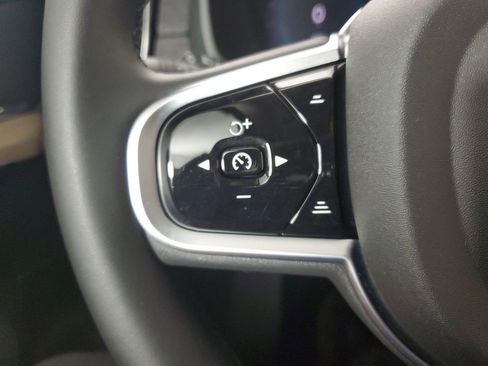 Certified 2025 Volvo XC90 B6 Core w/ Climate Package image 29