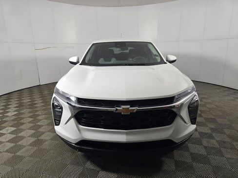 Certified 2025 Chevrolet Trax LS w/ LS Convenience Package image 2