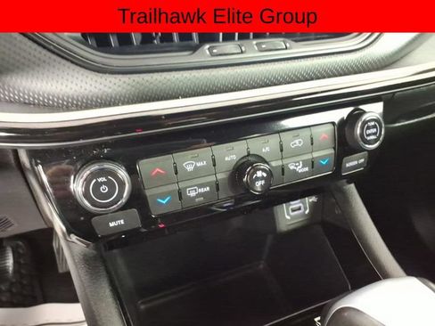 Used 2024 Jeep Compass Trailhawk w/ Trailhawk Elite Group AWD/4WD image 27