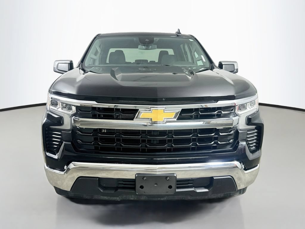 Used 2025 Chevrolet Silverado 1500 LT RWD image 2