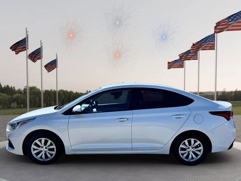 Used 2022 Hyundai Accent SE image 9