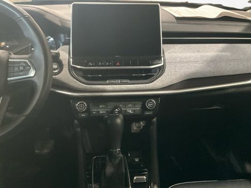 Used 2022 Jeep Compass Latitude image 11