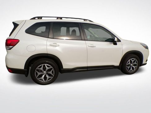 Used 2023 Subaru Forester Premium AWD/4WD image 8