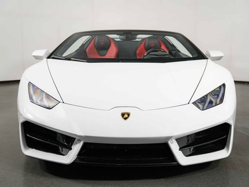 Used 2019 Lamborghini Huracan LP 580-2 RWD image 3