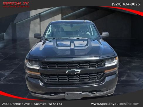Used 2018 Chevrolet Silverado 1500 Custom w/ Custom Convenience Package AWD/4WD image 10