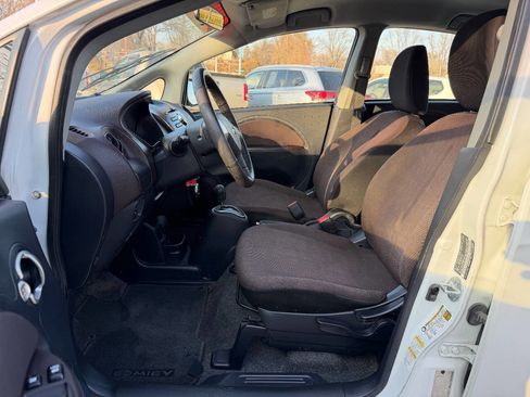 Used 2012 Mitsubishi i ES image 9