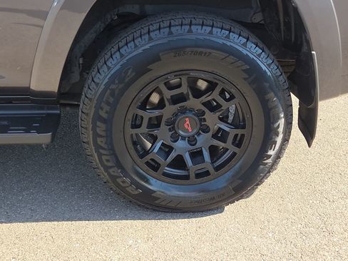 Used 2021 Toyota 4Runner TRD Off-Road AWD/4WD image 16