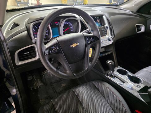 Used 2017 Chevrolet Equinox LS FWD image 24