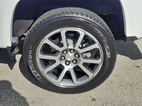 Used 2022 GMC Canyon Denali image 26