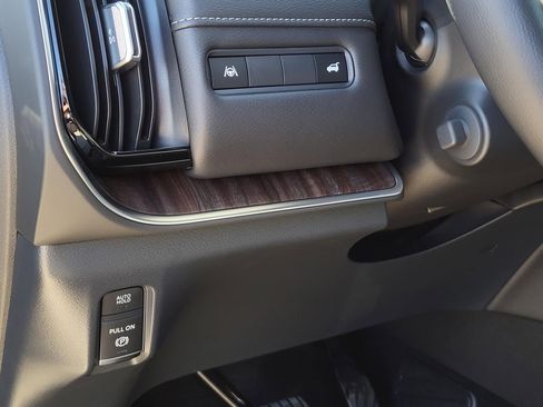 New 2026 Nissan Armada SL w/ Captain's Chari Seat Package image 22