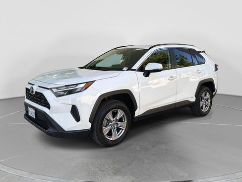 Used 2025 Toyota RAV4 LE AWD/4WD image 1