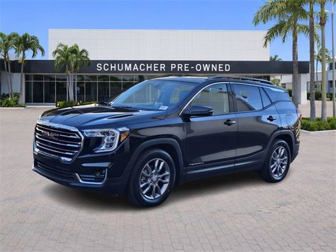 Certified 2022 GMC Terrain SLT w/ Infotainment Package II image 3