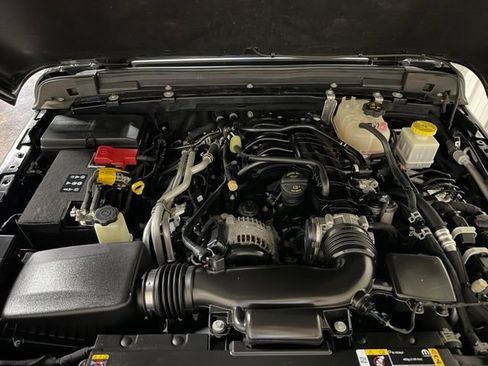 Used 2022 Jeep Gladiator Sport AWD/4WD image 39