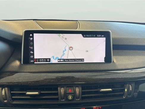 Used 2018 BMW X5 xDrive40e w/ Driving Assistance Package image 18