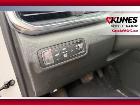 Used 2025 GMC Terrain Elevation w/ Technology Package II AWD/4WD image 10