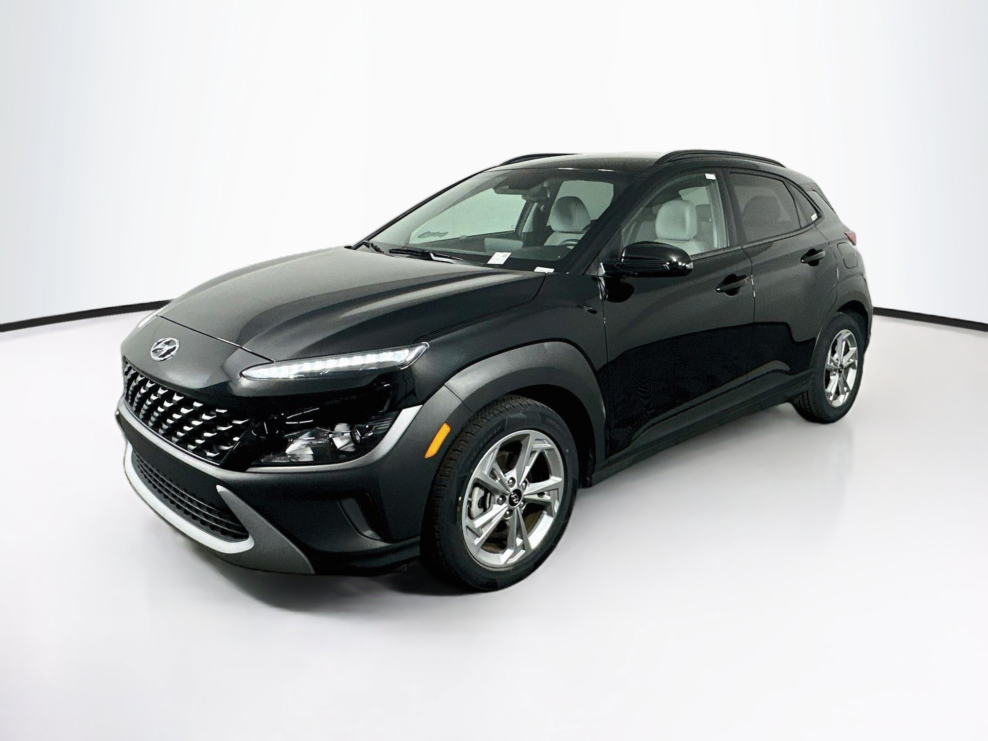 Used 2023 Hyundai Kona SEL FWD image 3