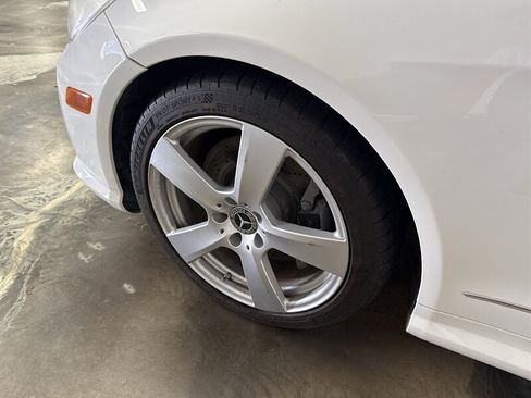 Used 2010 Mercedes-Benz E 550 Coupe image 10