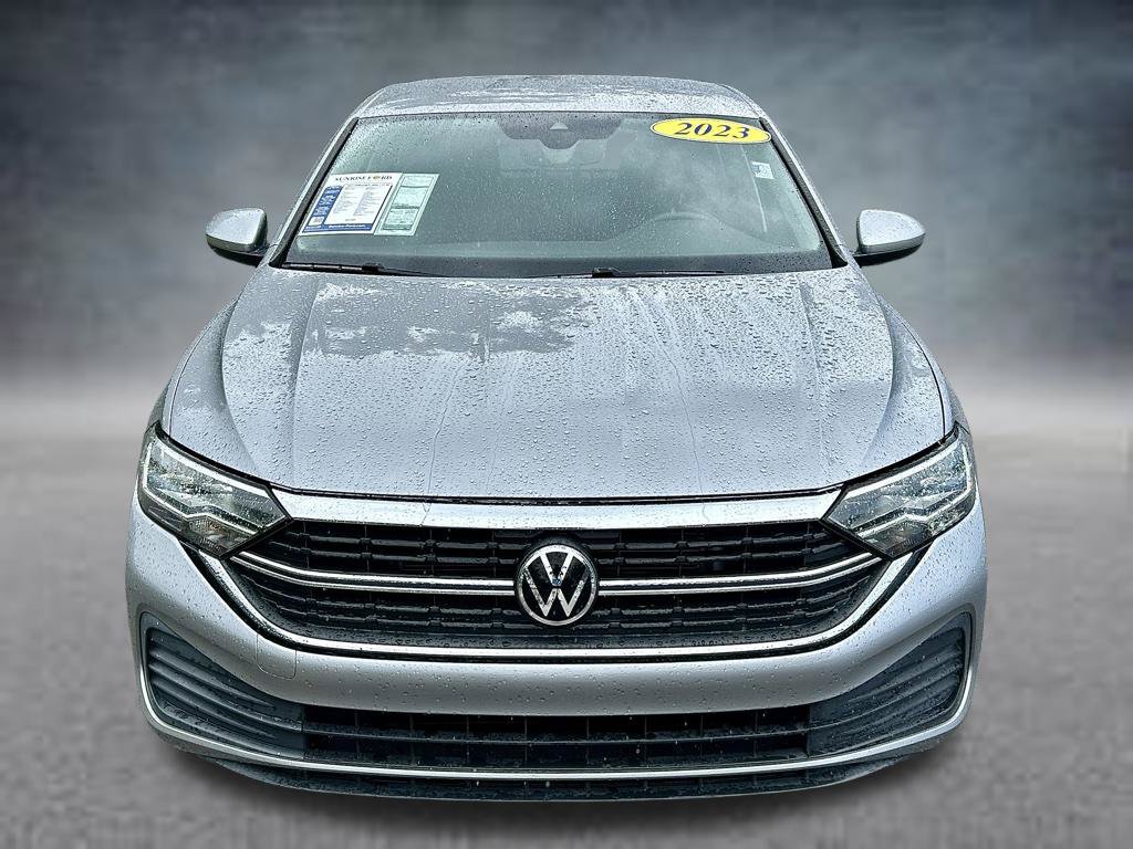 Used 2023 Volkswagen Jetta SE w/ Black Wheel Package FWD image 2