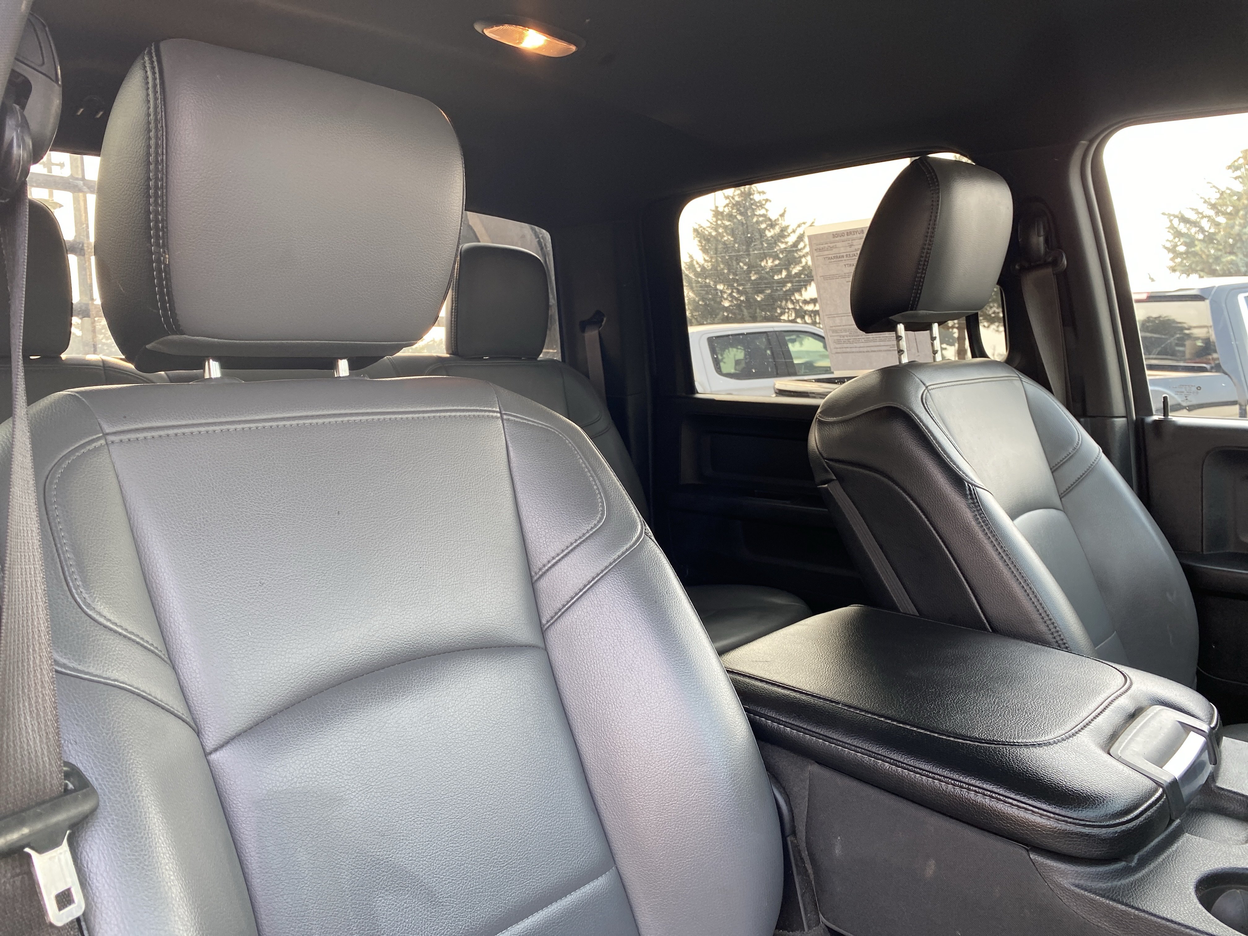 Used 2022 RAM 3500 Tradesman w/ Chrome Appearance Group AWD/4WD image 24