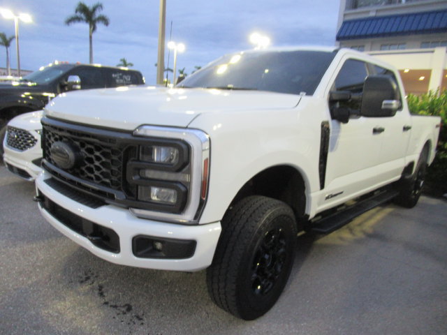 Used 2025 Ford F250 XL w/ STX Appearance Package AWD/4WD image 3