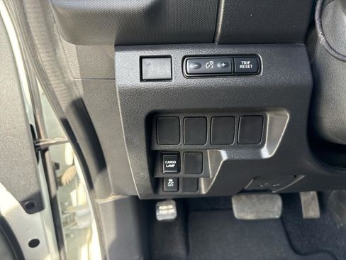 Used 2022 Nissan Frontier S RWD image 14