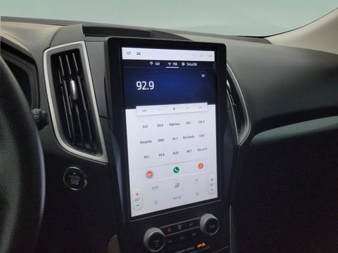 Used 2022 Ford Edge SE w/ Black Appearance Package image 17