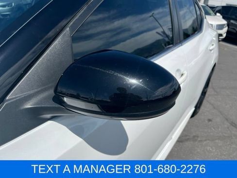 Used 2024 Nissan Sentra SR FWD image 11