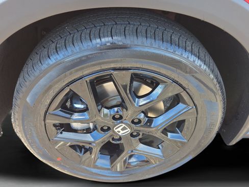 Certified 2025 Honda HR-V Sport image 32